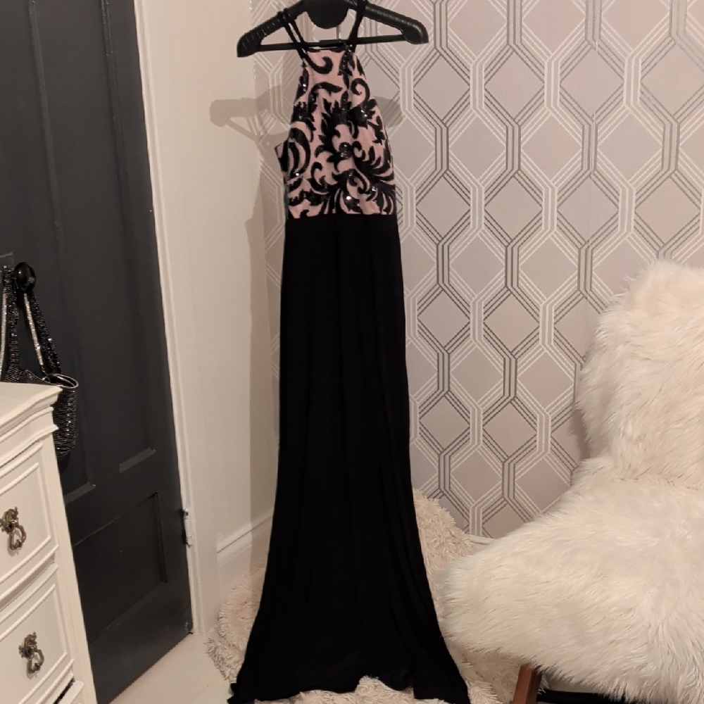Elegant Black and blush Halter Evening Gown - Picture 1 of 2